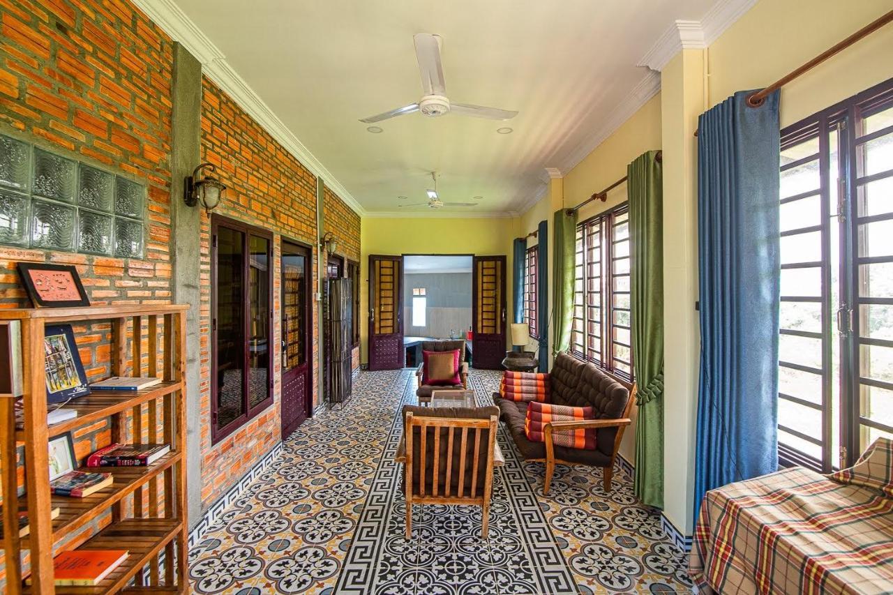 Silk Island Homestay Phnom Penh Extérieur photo