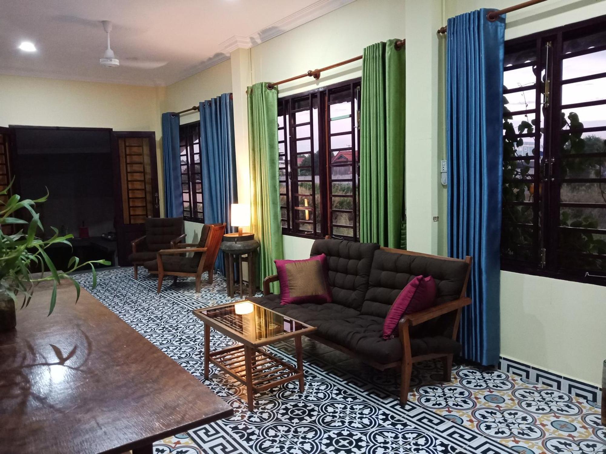 Silk Island Homestay Phnom Penh Extérieur photo
